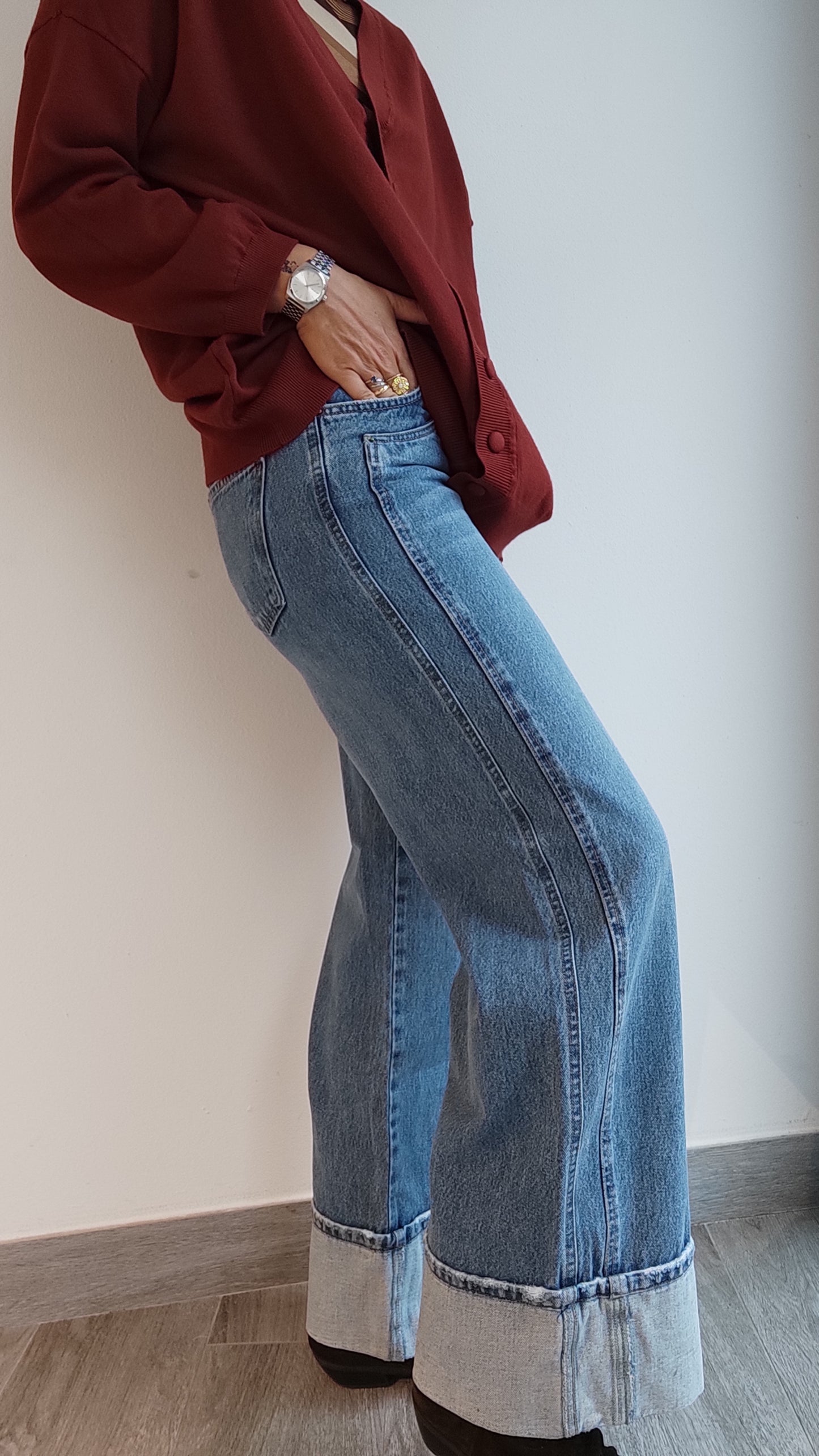 JEANS GAMBA LARGA CON CUCITURA