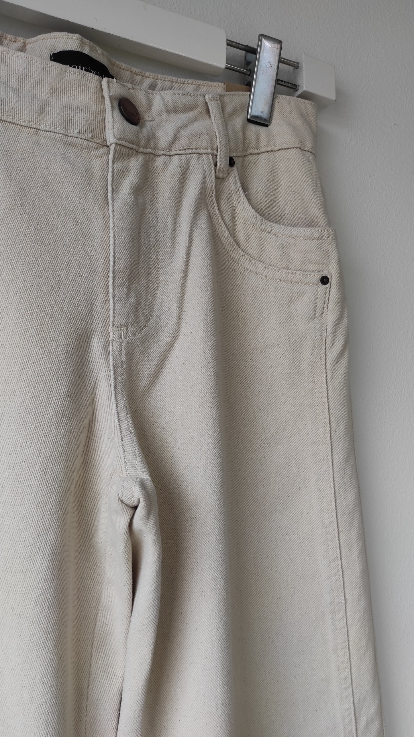 JEANS GAMBA LARGA CON CUCITURA